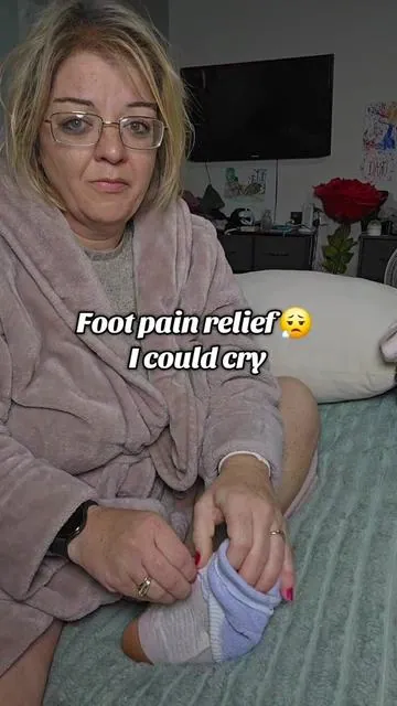Something so simple and so affordable for my feet pain was right under my nose. #detox #footpads #feetpain #painrelief  #soleserenity 