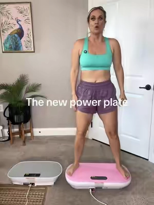 This new power vibration plate is no joke. I love that. It’s giving me an intense full body workout. #vibrationplate #powerplate #merach #fullbodyworkout 