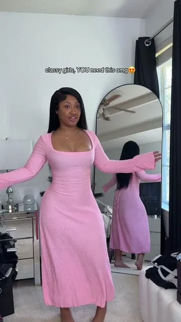 This is soooo beautifulll🌸  #pinkdress #classyoutfits #modestoutfits #corsetdress 