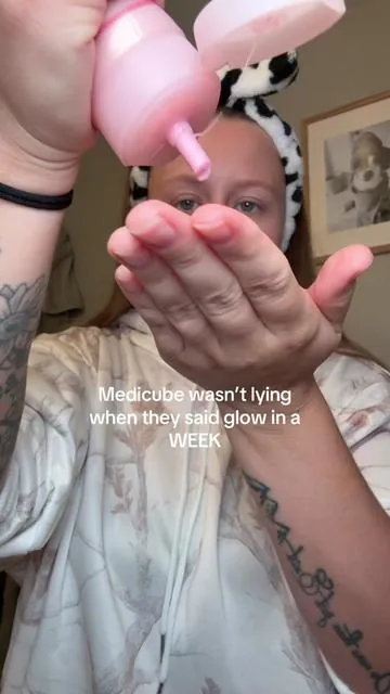 Not Medicube giving us everything PDRN in an affordable bundle 🩷💅🏼  #medicube #medicubeskincare #glowinaweek #pdrn #medicubepdrn 