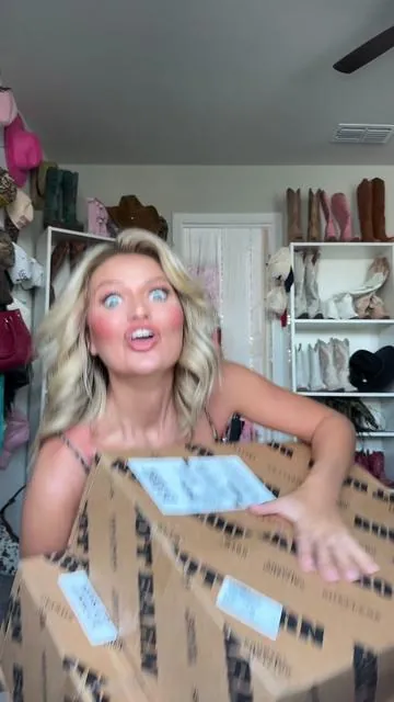 BOOT UNBOXING/ HAUL #boots #cowboyboots #haul #unboxing #bootbarn 