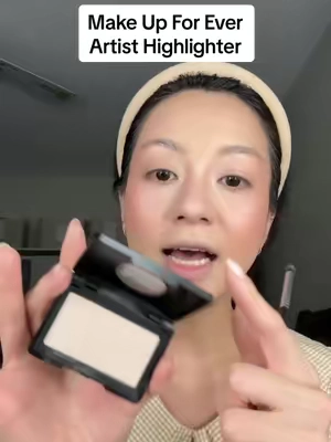 Brightening powder is my little hack to make my makeup look snatched, defined, and super clean. #brighteningpowder #mattehighlighter #TikTokShopCreatorPicks #TikTokShopFalIDealsForYou #TikTokShopBlackFriday  @MakeUpForEverUSA 
