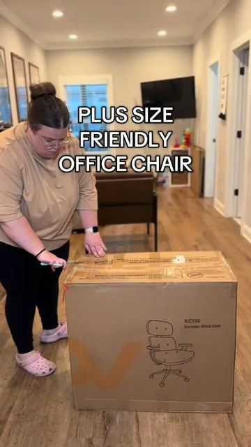 Finally—an office chair made for real bodies. Wide seat, sturdy base, and actual comfort for plus-size queens who deserve better. #officechair #plussize #tiktokshopcreatorpicks #tiktokshopblackfriday #tiktokfalldealsforyou 
