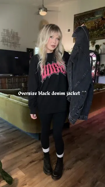 This is perfect for layering and would def fit a sweater underneath too 🖤🦇

#altmom #MomsofTikTok #momsbelike #momoutfits #denimjacket 