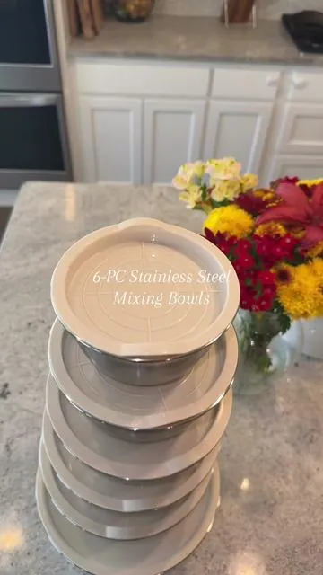 I'm so glad I finally ditched the plastic bowls, and got these stainless steel bowls instead #stainlesssteelbowlset #mixingbowls #kitchenware  #baking #tiktokshopcreatorpicks 