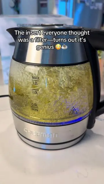 Tea lovers, trust me — the Chefman Rapid Boil Electric Kettle with the removable infuser changes everything. 💨☕️ @Chefman  #teapot #teapotwithinfuser #kitchengadgets #tiktokshopblackfriday #tiktokshopcybermonday 