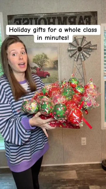 30 Christmas goody bags = one less thing to stress about! Perfect for teachers and parents who want quick, easy, festive packaging for student gifts. #tiktokshopblackfriday #tiktokshopcybermonday #teacherlife #holidaypartyideas #christmasgifting