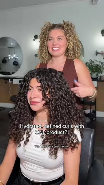 Think you need layers of products for hydrated, defined curls? 👀👇

Think again. Flo-etry gives you both — in one styler 🤩

@Haley_Sexton #colorwow #curlyhair #curlyhairtips #curldefinition #curlstyling 