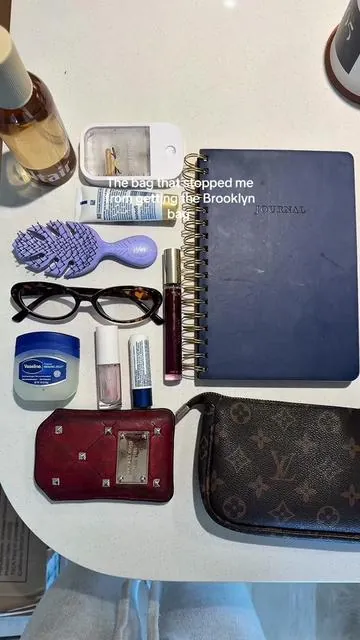 I literally use her EVERY day #leatherpurse #brownpurse #brownleatherbag #whatsinmybag #tiktokshopfinds 