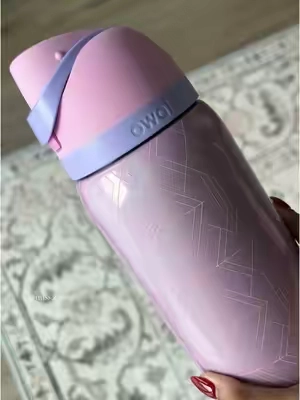 It’s soo cute 🫧🩷#owala #owalawaterbottle #owalawicked #wickedmovie #glinda #elphaba 