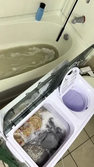 Replying to @Negrita💙 La mejor manera de ahorrar dinero en Laundry, es lavando desde casa #washingmachine #portablewashingmachine #lavadora #tiktokshopblackfriday #costway 