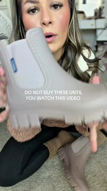 TRUST ME WHEN I SAY SIZE DOWN! These boots are super stretchy, I honestly could’ve gotten a size 7 but with my chunky socks these fit me PERFECT! This color is already sold out in a lot of sizes so if you see your size RUN!  ALSO THESE WOULD MAKE THE PERFECT CHRISTMAS GIFT!!🥰🎄 #tiktokshopcreatorpicks #tiktokshopblackfriday #rainboots #womensrainboots #waterproofrainboots  Waterproof rain boots for women  Women’s boots  RAINBOOTS  Viral RAINBOOTS 