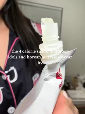 these konjac jellies are only 4 calories a pouch, taste so good, and don’t make you feel heavy. def my new late-night craving hack!!  
#konjacjelly #koreansnack #lowcalsnack #healthyfood #tiktokshopcreatorpicks 