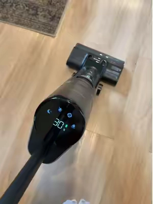I think I’m in love. This is a vac mop that really does do it all 🤯😍  #dreameg10 #wetdryvacuumcleaner #dreamevacuumcleaner #dreameg10 #vacmopcombo 