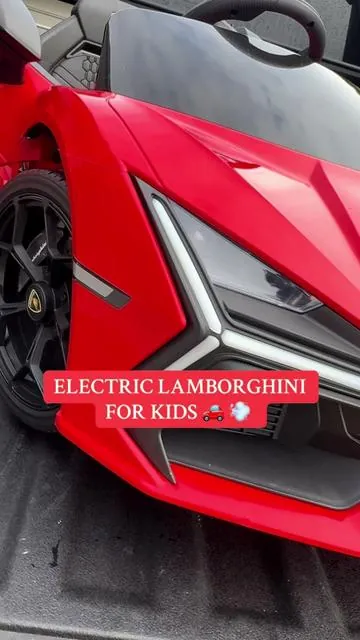 This is top of the line electric cars for kids! #kidsoftiktok #toddlersoftiktok #dadsoftiktok #momsoftiktok #popular 