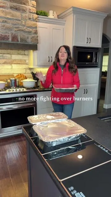 Replying to @SHAWN  ❌  Food Warmer will keep every dish hot and ready to serve. The electric food warming tray is perfect for buffets, parties, and holiday dinners. The adjustable temperature control keeps food above 140°F for safe serving. Ideal for keeping appetizers, sides, and main dishes warm without drying out. Great for family gatherings, tailgates, and catering events. #foodwarmer #foodwarmingmat #foodwarmingtray  #tiktokshopcreatorpicks #TikTokShopBlackFriday @feppo_tina 