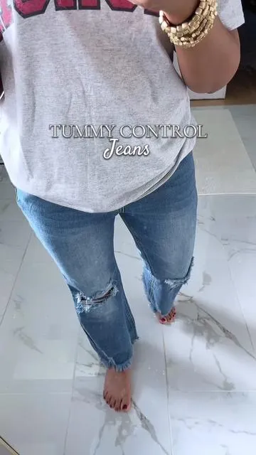 Jeans that look like the risen jeans, but much more affordable!!  #stretchyjeans #tummycontroljeans #distressedjeans #tiktokshopblackfriday #momjeans @FireSwan 