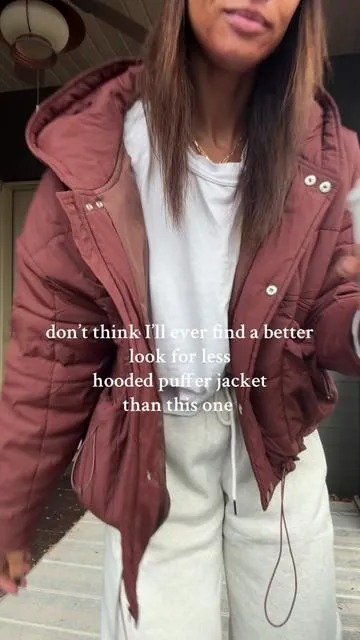 NEW RELEASE! Finally a hooded full zip puffer jacket! I’m 5’7 size 4 142lbs and I’m wearing a medium in brown! Great look for less! #pufferjacket #lightweightjacket #quiltedjacket #tiktokshopcreatorpicks #womensjacket