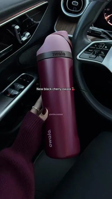 Obsessed 🍒 #owala #owalawaterbottle #blackcherry #waterbottle #poinsettiaowala 