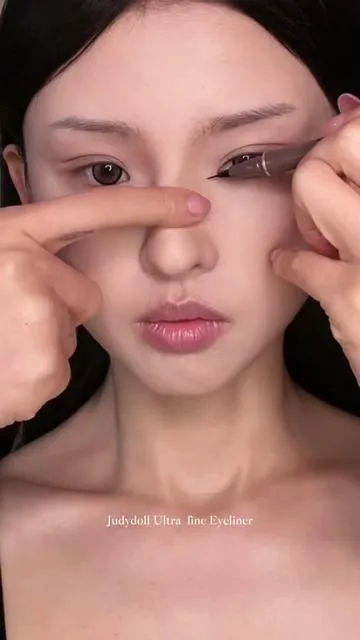 🥵The super sharp eyeliner😼 ✨Transferproof, smugdeproof💡 🍂✨😽🫶 🤎 #fyp #eyelinertutorial #makeup #judydoll_us #judydoll #eyes #eyeliner #eyesmakeup 