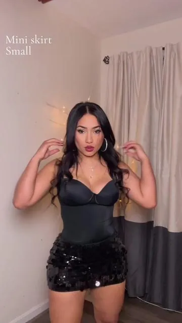 Mini skirt #tiktokshopblackfriday #tiktokshopcreatorpicks #miniskirt #cuteoutfits #ootd 