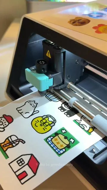 Making cute sticker sheets with the Liene sticker printer and cutter ❤️  #creatorsearchinsights #stickerprinter #stickermaking #stationerylover #cutestickers 
