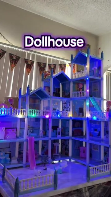 Dollhouse #dollhouse #christmasgiftideas #tiktokshopcybermonday #tiktokshopblackfriday #superbranddaybfcm 