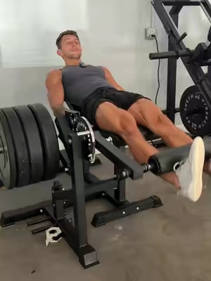 The current price on this machine is unreal. You can have your own Leg Extension / Hamstring Curl at home! It’s been amazing. No more going into the gym and everyone is using the leg equipment. You take back control. The link is in the bottom left corner of the video. The sale is live, take advantage of it. #legworkout #legextension #tiktokshopblackfriday #tiktokshopcybermonday 