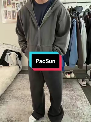 5’8 160 size M #pacsun #oversized #hoodie #zipup #fleece