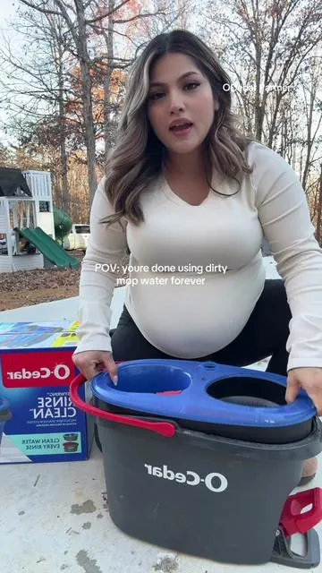 Never cleaning with dirty water again 🧼 #ocedar #ocedarspinmop #ocedarpartner #tiktokshopblackfriday #tiktokshopcreatorpicks 
