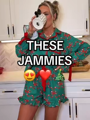 @WWZRWYRT cannot even stand how cute these Christmas pjs are! #christmaspajamas #croquette #bowpajamas #christmasbowpajamas #tiktokshopblackfriday 