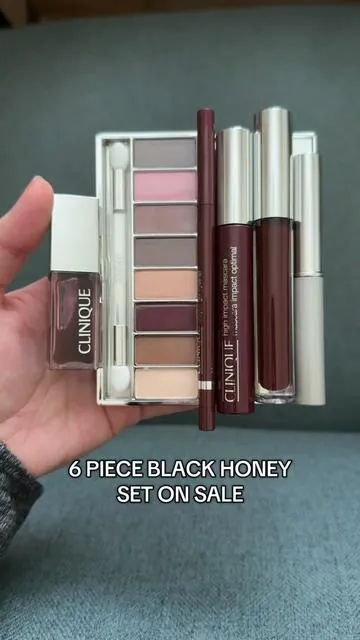 The Clinique black honey set is on sale 🤩 comes with the eyeshadow palette, eyeliner, mascara, lip gloss, almost lipstick and lip and cheek pop  @Clinique #tiktokshopblackfriday #tiktokshopcreatorpicks  Clinique black honey 