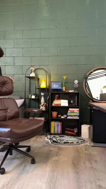 Been needing a chair that actually keeps up with how long I’m at this desk. This one finally feels like something I can sit in for hours without my back screaming at me. Makes the whole setup feel way more legit 🪑 ! #tiktokshoprestock #tiktokshopcreatorpicks #tiktokshopblackfriday #tiktokshopcybermonday #streetnick 