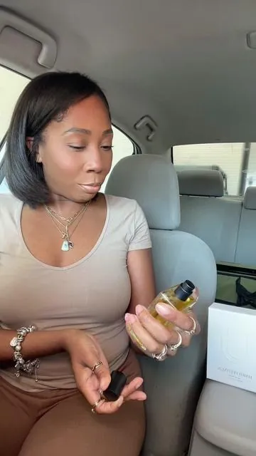 Hard Feelings Parfum | Woodsy Floral Fragrance 🪵💐 #perfumereview #skinscent #uncommonjames #fragrancetok #hardfeelings #perfumetok #cleanperfume #kristincavallari 