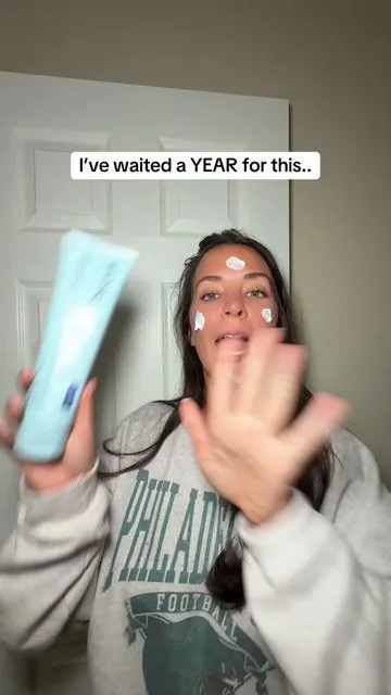 BACK AFTER A WHOLE YEAR! #prequelskin #prequelbarriertherapy #eczema #antiagingskincare 