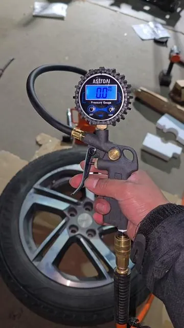 #astroaidigital  para echar aire a las llantas facil si tienes un compressor en casa  #garage #tools 