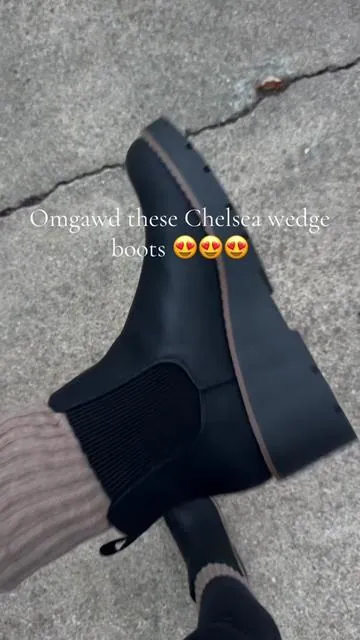 I’m a sucker for black and brown together these Chelsea boots hit it perfect 👌🏽 