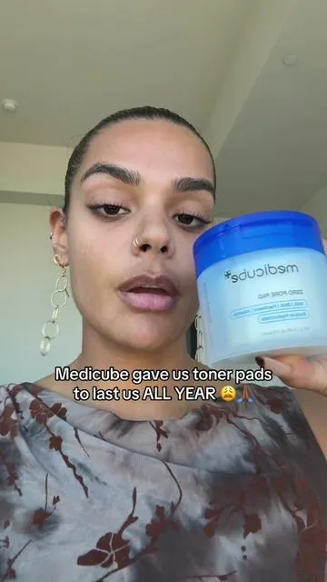 Medicube is really giving us THREE different toner pads to tackle everything our skin needs that’ll last us a WHOLE YEAR at literally the same price as buying yourself ONE green top toner pad jar… I wouldn’t wait to get them this is the best discount I’ve seen them at #tiktokshopblackfriday #tiktokshopcybermonday #medicubeskincare #tonerpads #medicubetonerpad 