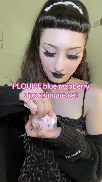 New skincare routine! 💙🎀 @Plouise USA #plouise #skincare #tiktokshopblackfriday #coquette #plouiseskincare 