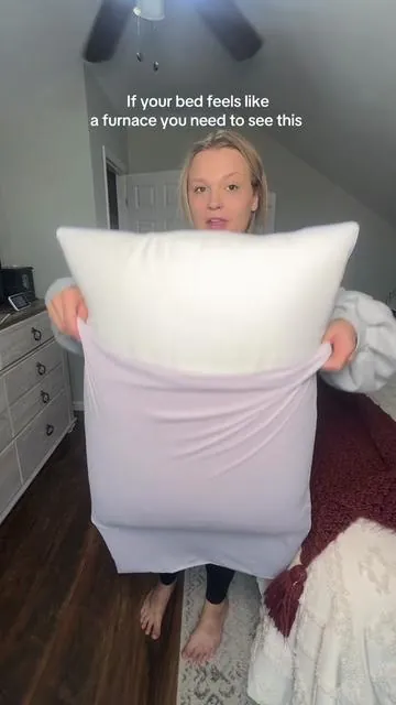 These are actually the most incredibly pillowcases I’ve ever felt #coolingpillowcases #mello #mellowsleep #hotsleeper #tiktokshopholidayhaul 
