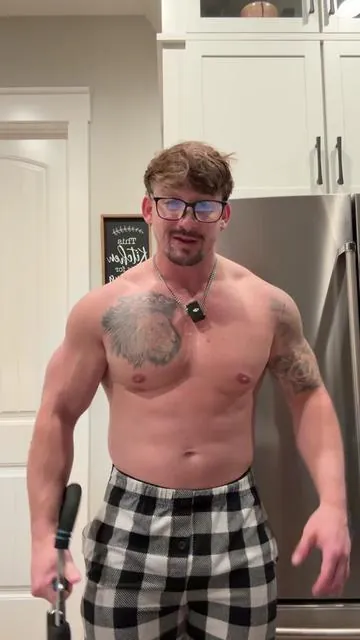 At home chest and arm trainer #homeworkout #workout #gym 