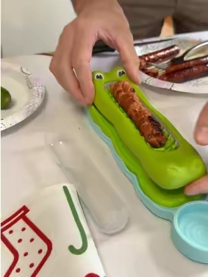 Croco Dicer hot dog cutter! #kitchengadgets #hotdogs #kidslunchideas #kidslunch #tiktokshopholidayhaul 