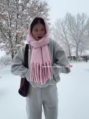Baby pink scarf 💖 #scarf #chunkyscarf 