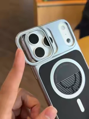 One second, your iPhone 17 turns into a retro camera. #TechGadgets #techtok #telesin #grip #iphone17promax #magneticcase #mobilephotography 