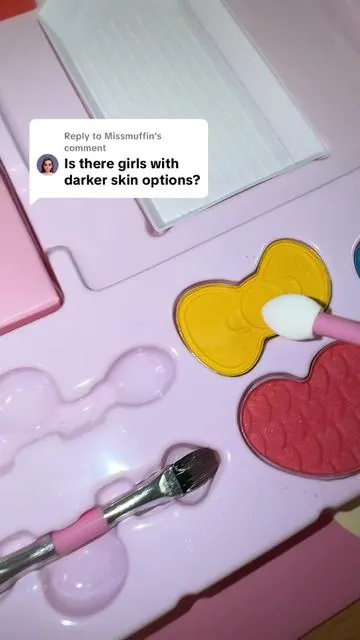 Replying to @Missmuffin Yes! This is soo cute! Would've loved to have this when I was little and it was only $18!! #christmasgiftideas #giftsforgirls #momtok #MomsofTikTok #makeupkit @jarmeloofficial 