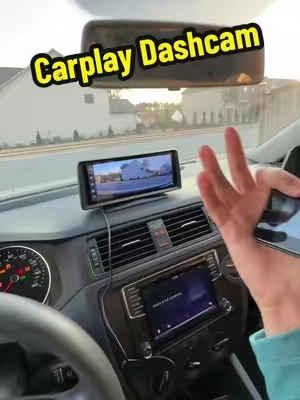 CarPlay + Dashcam 😳 #carplay #dashcam #oldcar #tiktokshopcreatorpicks #tiktokshopholidayhaul 