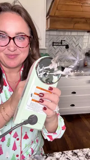 KitchenAid 7-Speed Digital Hand Mixer @QVC, Inc #kitchenaid #kitchenaidmixer #handmixer #kitchenaidhandmixer #tiktokshopholidayhaul 