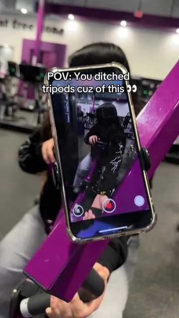 Huge game-changer for js $9🔥 #gym #gym #magneticphoneholder #gymcontent #gymcreator 