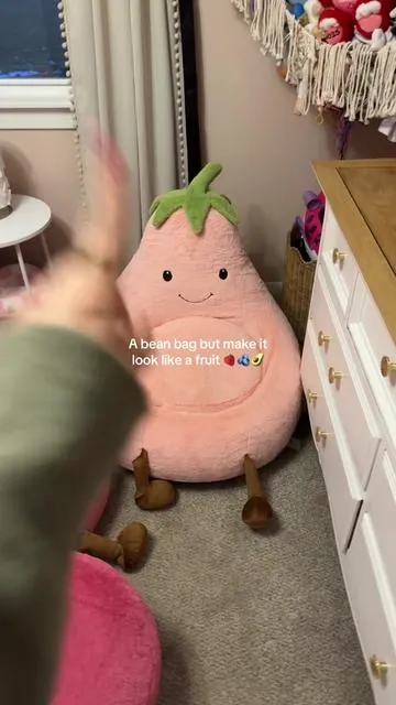 It looks like a blueberry, how could I not get it!? 😍  #eggzu #eggplantbeanbag #kidsbeanbags #sweetcrispy #beanbagchair 
