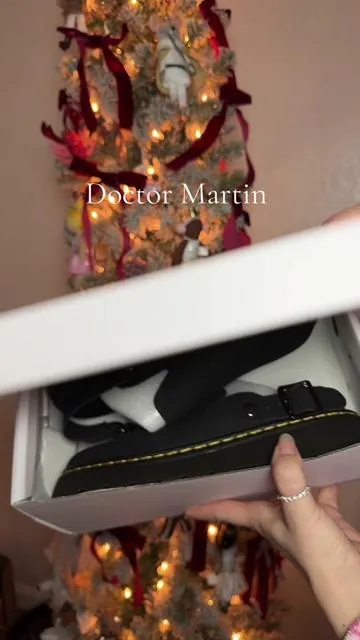 Your welcome in advance 🤭i hope your size is still in stock @Athlefit #tiktokshopholidayhaul  #tiktokshopcreatorpicks  #newyearnewme #womensshoes #grungestyle 